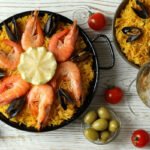 What to serve the paella with?